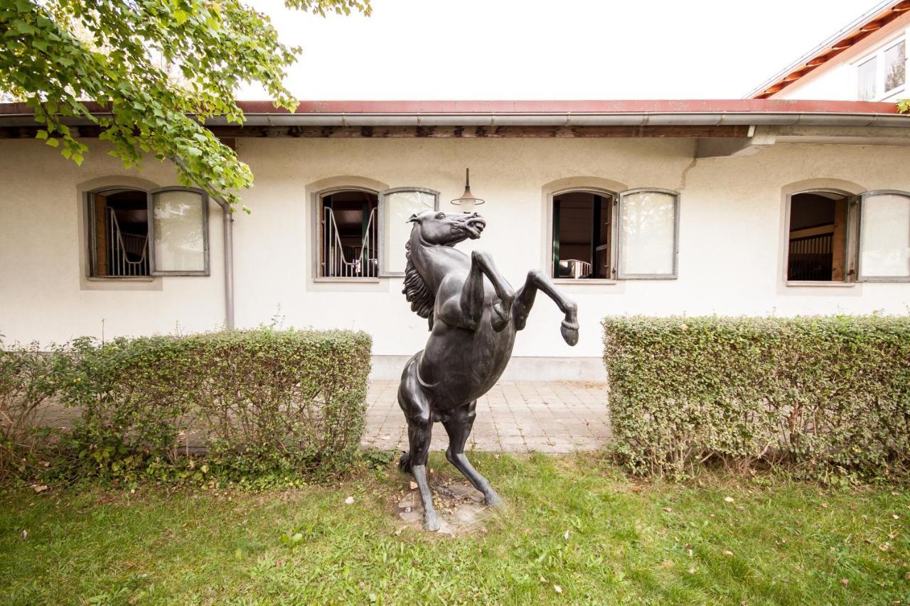 Gastehaus Olympia Reitanlage Munchen-Riem Bed & Breakfast - Munich, Munich